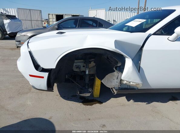2C3CDZAG0JH245822 2018 DODGE CHALLENGER Белый Вид спереди