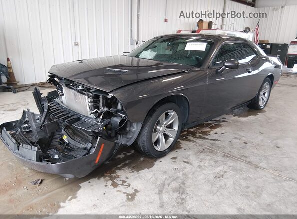 2C3CDZAG6JH228085 2018 DODGE CHALLENGER Gray Vista tres cuartos delantera izquierda