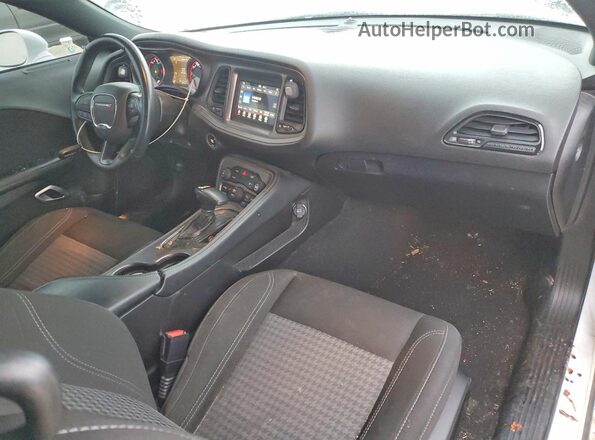 2C3CDZAG8PH526131 2023 DODGE CHALLENGER Белый Вид панели приборов