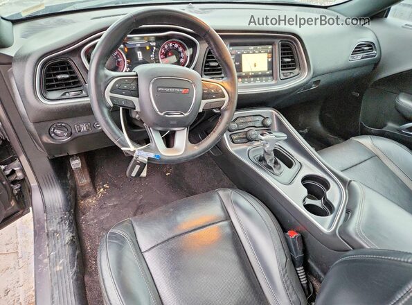 2C3CDZAGXJH339609 2018 DODGE CHALLENGER Серый Вид панели приборов