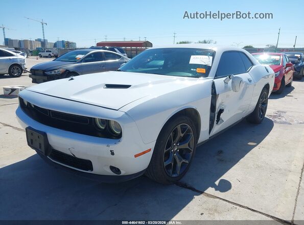2C3CDZAGXLH240288 2020 DODGE CHALLENGER White Vista tres cuartos delantera izquierda