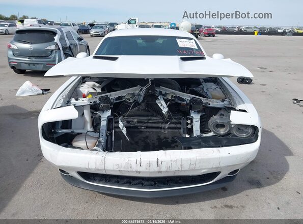 2C3CDZAGXNH100468 2022 DODGE CHALLENGER Белый Вид задней части салона