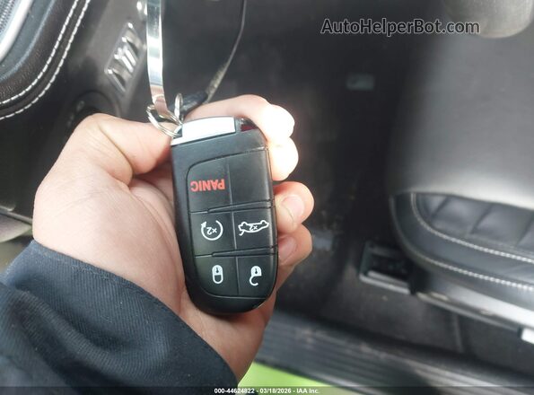 2C3CDZC90PH633107 2023 DODGE CHALLENGER Зеленый Вид панели приборов