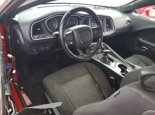 2C3CDZFJ3KH525627 2019 DODGE CHALLENGER Красный Вид панели приборов
