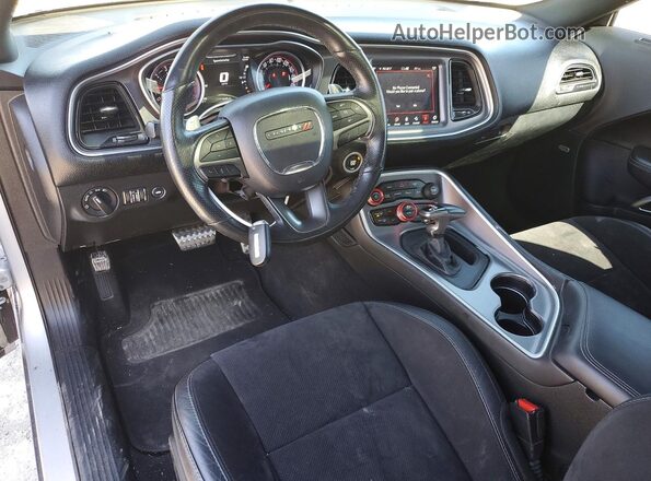 2C3CDZFJ6KH684383 2019 DODGE CHALLENGER Черный Вид панели приборов