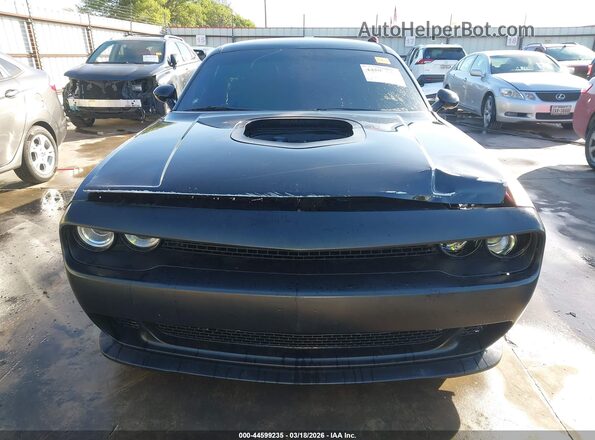 2C3CDZFJ9HH613798 2017 DODGE CHALLENGER Черный Вид спереди