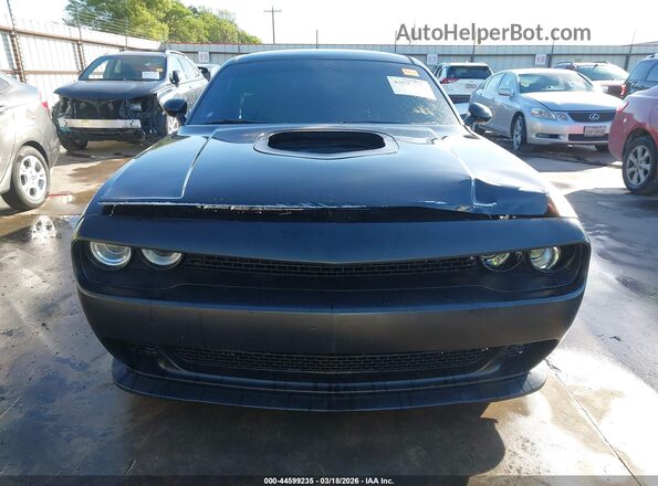 2C3CDZFJ9HH613798 2017 DODGE CHALLENGER Черный Вид задней части салона