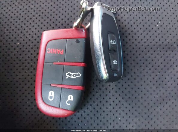 2C3CDZFJ9HH613798 2017 DODGE CHALLENGER Черный Вид панели приборов