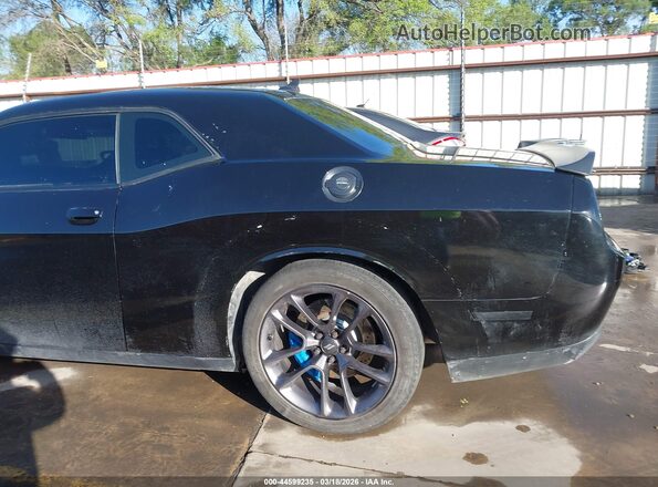2C3CDZFJ9HH613798 2017 DODGE CHALLENGER Черный 