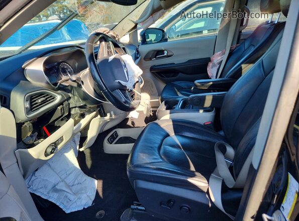 2C4RC1BG0LR247799 2020 CHRYSLER PACIFICA Черный Вид салона спереди