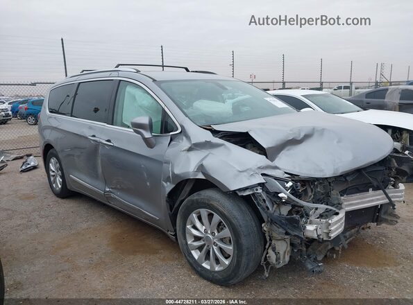 2C4RC1BG2JR142341 2018 CHRYSLER PACIFICA Silver Передня права чверть