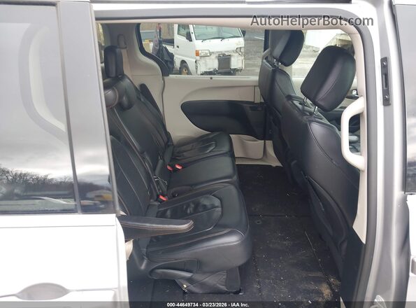 2C4RC1BG2JR236168 2018 CHRYSLER PACIFICA Silver Вид наклейки з VIN-кодом