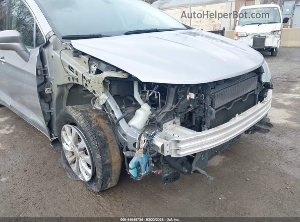 2C4RC1BG2JR236168 2018 CHRYSLER PACIFICA Silver Вид спереду