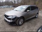 2018 Chrysler Pacifica Touring L Silver vin: 2C4RC1BG3JR236129