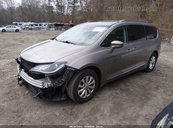 2C4RC1BG3JR236129 2018 CHRYSLER PACIFICA Silver Przód lewy