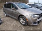 2018 Chrysler Pacifica Touring L Silver vin: 2C4RC1BG3JR236129