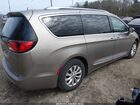 2018 Chrysler Pacifica Touring L Silver vin: 2C4RC1BG3JR236129