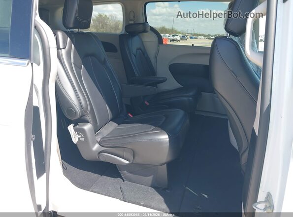 2C4RC1BG3RR165431 2024 CHRYSLER PACIFICA Белый Вид наклейки с VIN-кодом