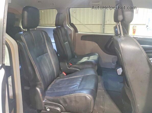 2C4RC1BG5GR198458 2016 CHRYSLER TOWN Белый Вид задней части салона