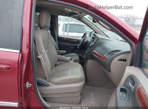 2C4RC1BG5GR252941 2016 CHRYSLER TOWN & COUNTRY Красный Вид салона спереди