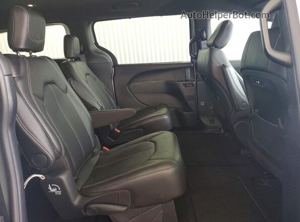 2C4RC1BG5TR185848 2026 CHRYSLER PACIFICA Серебряный Вид задней части салона
