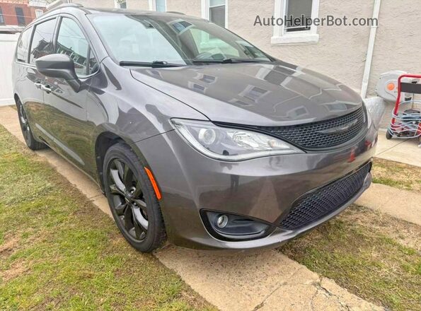 2C4RC1BG9JR353892 2018 CHRYSLER PACIFICA Gray Передня ліва чверть