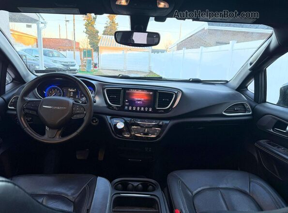 2C4RC1BG9JR353892 2018 CHRYSLER PACIFICA Gray Вид щитка приладів