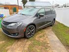 2018 Chrysler Pacifica Touring L Gray vin: 2C4RC1BG9JR353892