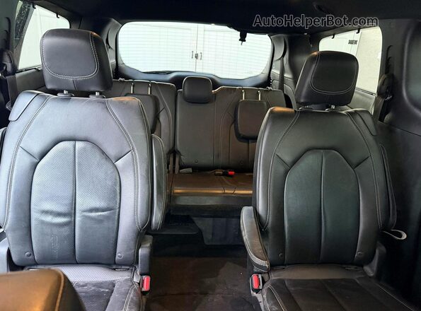 2C4RC1BG9JR353892 2018 CHRYSLER PACIFICA Gray Вид підкапотного простору