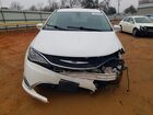 2019 Chrysler Pacifica Touring L White vin: 2C4RC1BG9KR732554