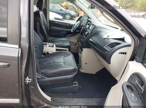 2C4RC1BGXGR212600 2016 CHRYSLER TOWN & COUNTRY Серый Вид салона спереди