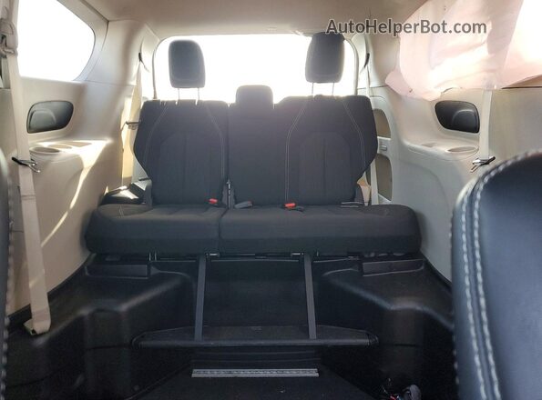 2C4RC1CG2PR548577 2023 CHRYSLER VOYAGER Черный Вид задних сидений