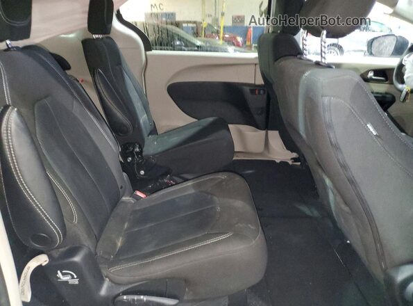 2C4RC1CG2PR623665 2023 CHRYSLER VOYAGER Белый Вид задней части салона