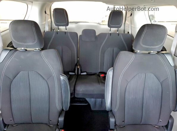 2C4RC1CG6PR550218 2023 CHRYSLER VOYAGER Silver Vista de los asientos traseros