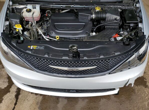2C4RC1CG6PR550218 2023 CHRYSLER VOYAGER Silver Vista del compartimento del motor
