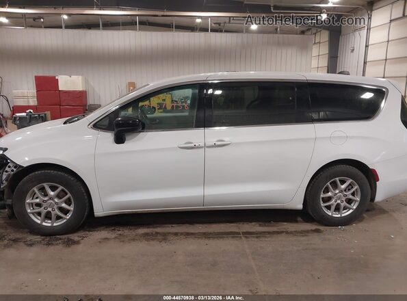 2C4RC1CG6RR194033 2024 CHRYSLER VOYAGER White Widok wnętrza 360 stopni