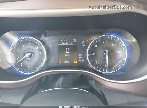 2C4RC1CG7PR548428 2023 CHRYSLER VOYAGER Silver Rear seats view