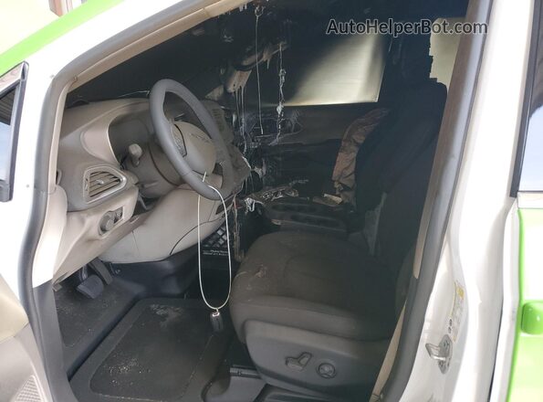 2C4RC1CGXRR152500 2024 CHRYSLER VOYAGER Зеленый Вид панели приборов