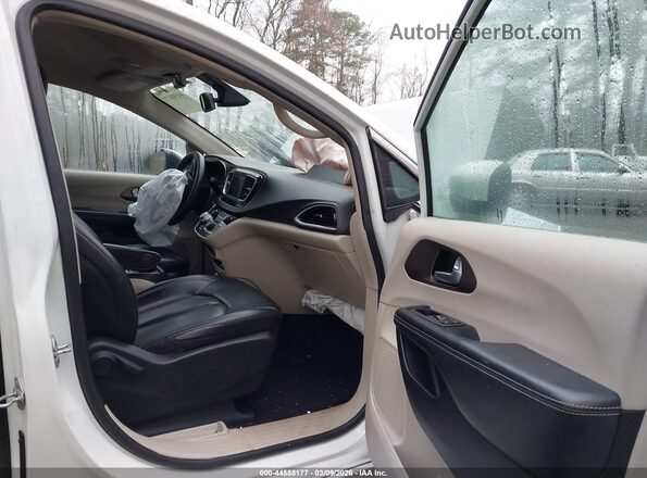 2C4RC1DG2MR505495 2021 CHRYSLER VOYAGER Белый Вид салона спереди