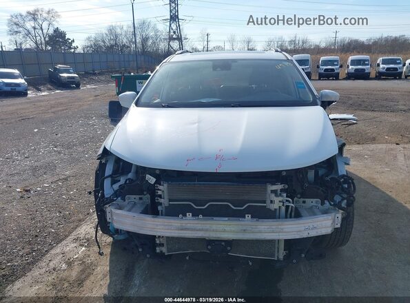 2C4RC1EG1LR138229 2020 CHRYSLER PACIFICA White Вид задньої частини салону