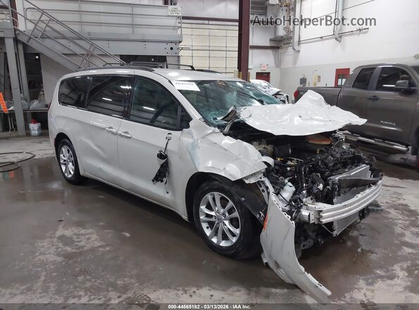 2C4RC1EGXLR200484 2020 CHRYSLER PACIFICA Серый Передняя правая четверть