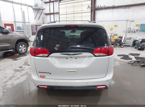 2C4RC1EGXLR200484 2020 CHRYSLER PACIFICA Серый 