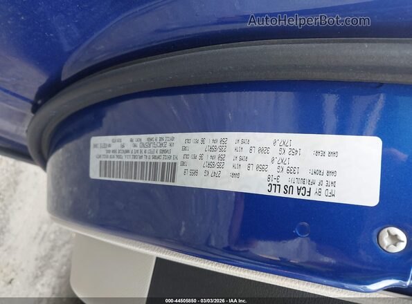 2C4RC1FG1JR257023 2018 CHRYSLER PACIFICA Синий Вид подкапотного пространства