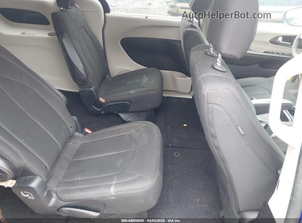 2C4RC1FG1JR257023 2018 CHRYSLER PACIFICA Синий Вид наклейки с VIN-кодом