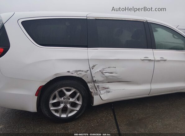 2C4RC1FG1KR738293 2019 CHRYSLER PACIFICA White Widok z przodu