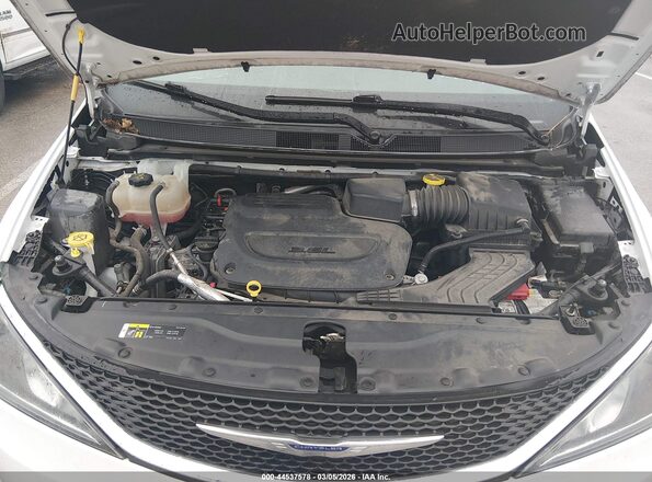 2C4RC1FG1KR738293 2019 CHRYSLER PACIFICA White Widok z tyłu