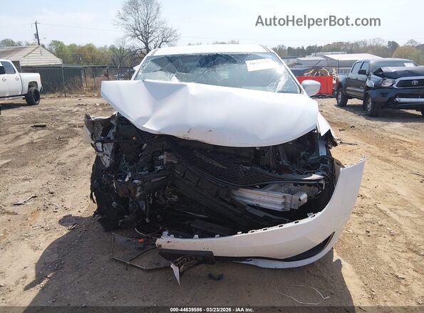 2C4RC1FG1LR150136 2020 CHRYSLER PACIFICA Белый Вид задней части салона