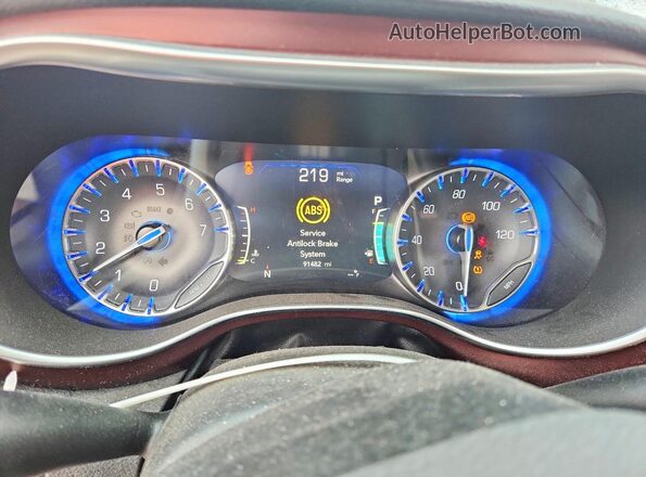 2C4RC1GG1KR731052 2019 CHRYSLER PACIFICA Белый Вид щитка приборов
