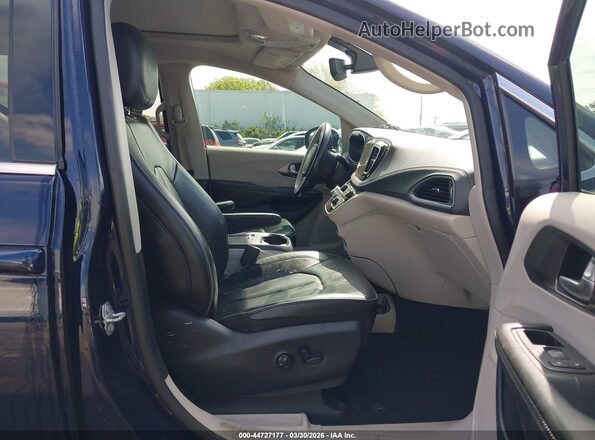 2C4RC1GG1KR732086 2019 CHRYSLER PACIFICA Синий Вид салона спереди