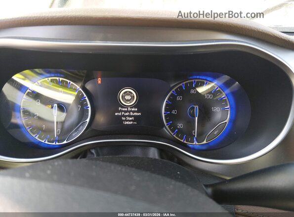 2C4RC1GG2JR288098 2018 CHRYSLER PACIFICA Оранжевый Вид задних сидений